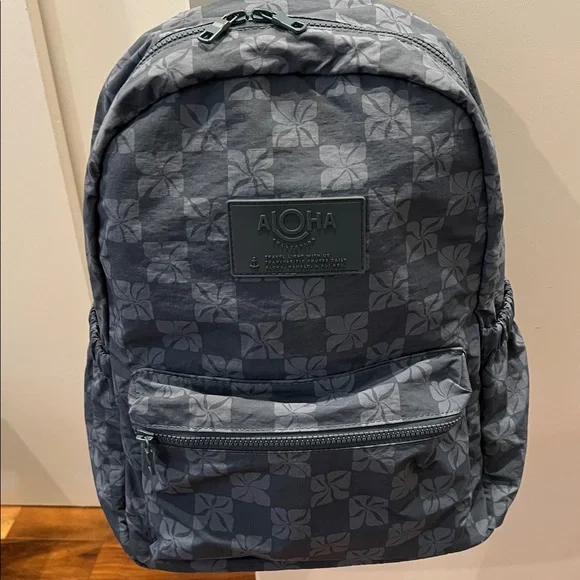 Aloha Collection Keep It Light Backpack in Pua Check - Picture 8 of 15